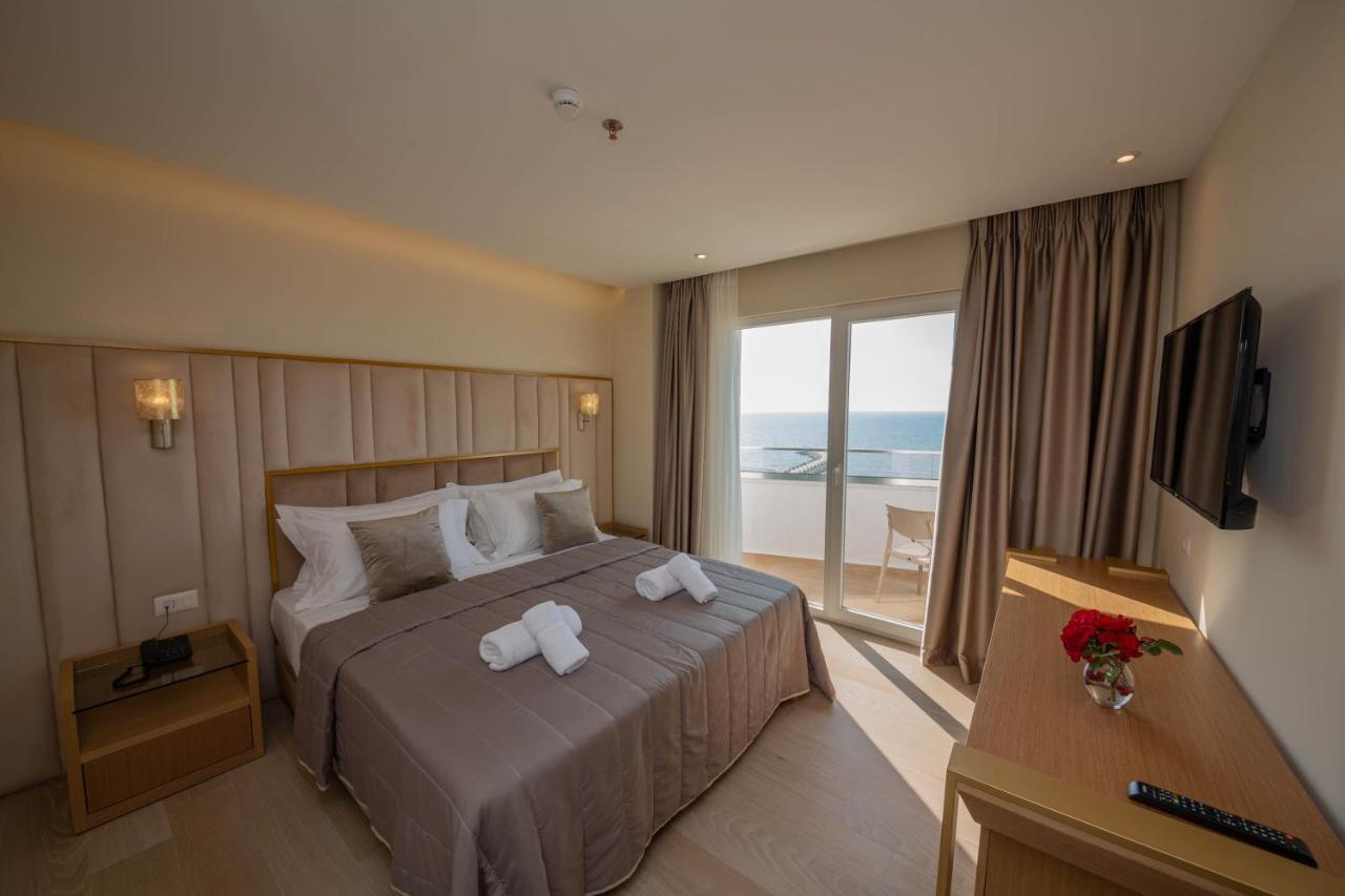 Merar Hotel Golem  Zewnętrze zdjęcie